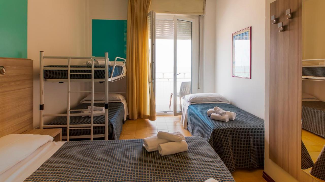 Hotel President'S Pesaro Esterno foto