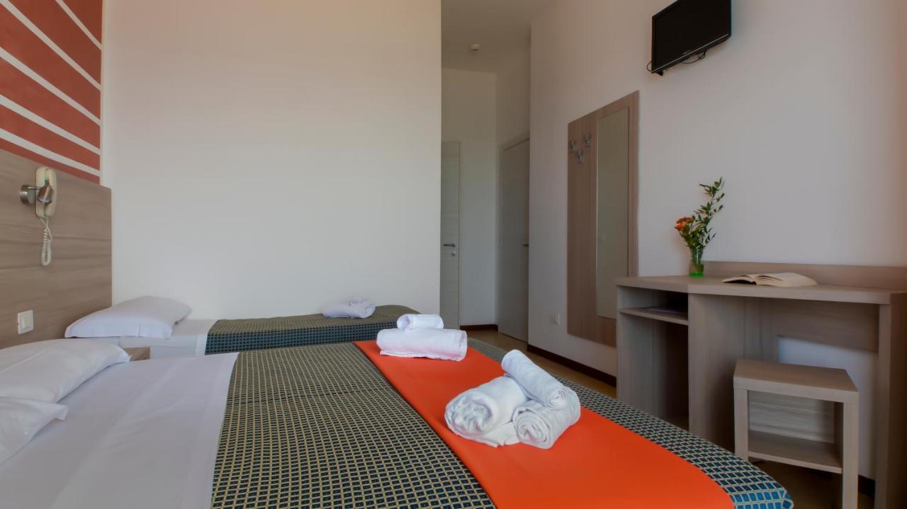 Hotel President'S Pesaro Esterno foto