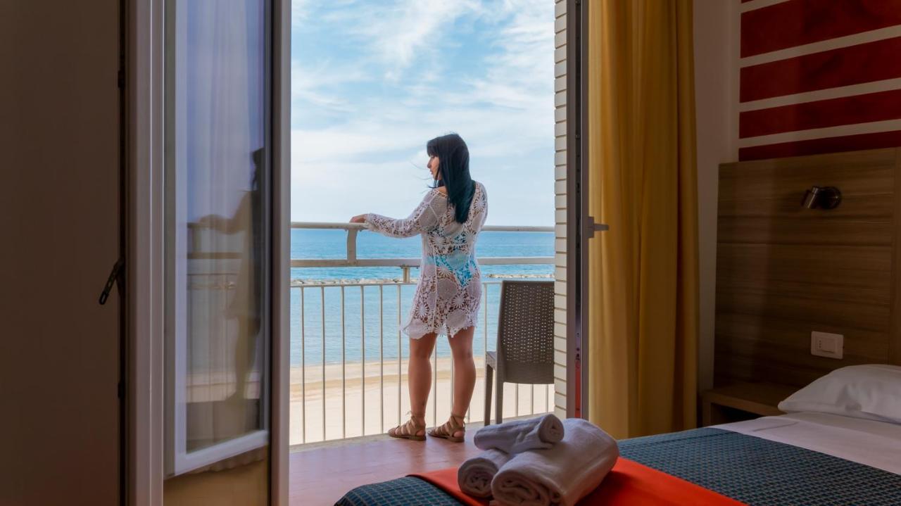 Hotel President'S Pesaro Esterno foto
