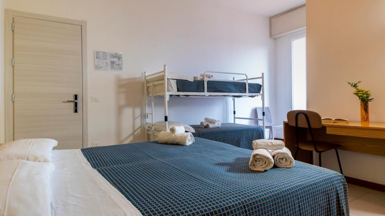 Hotel President'S Pesaro Esterno foto