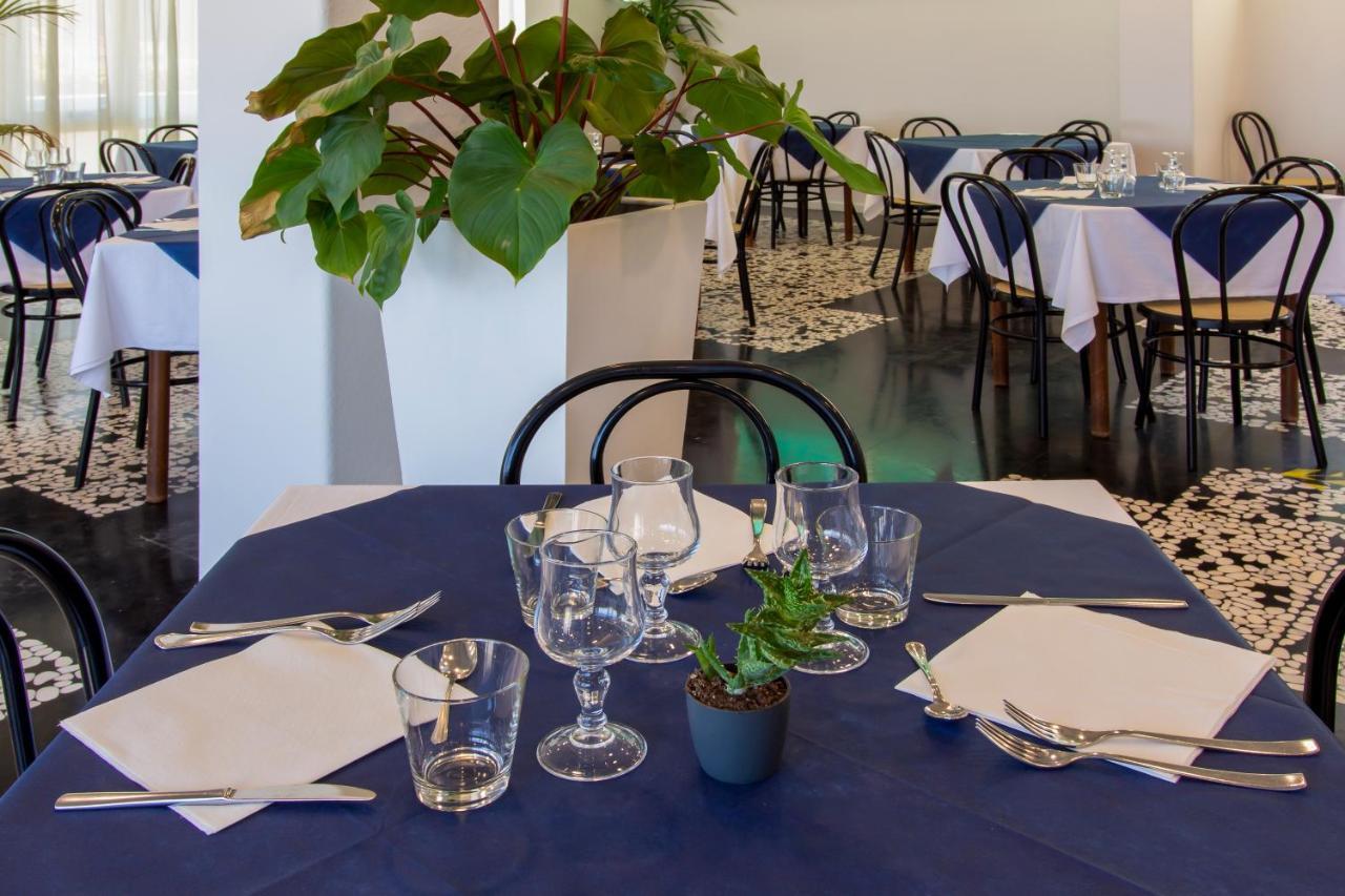 Hotel President'S Pesaro Esterno foto