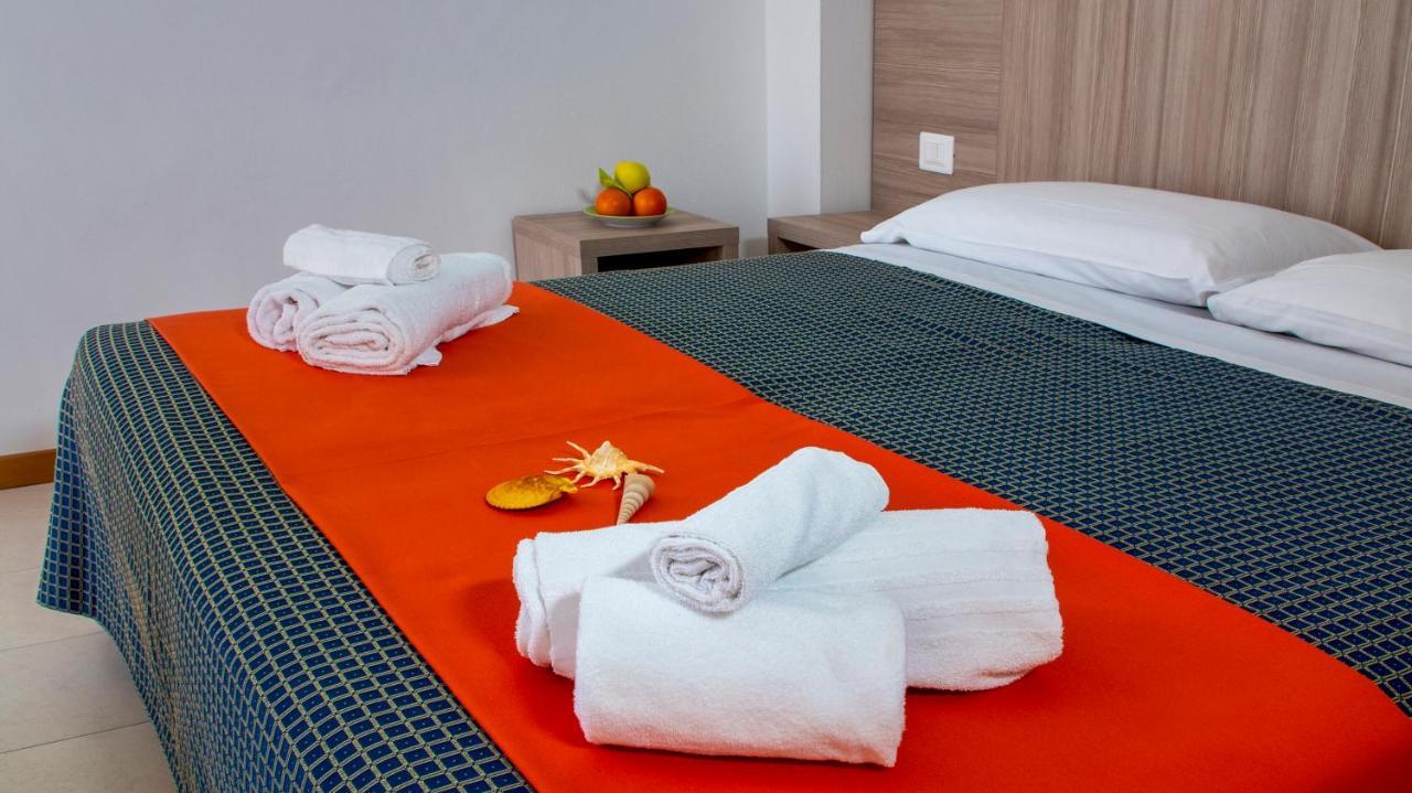 Hotel President'S Pesaro Esterno foto