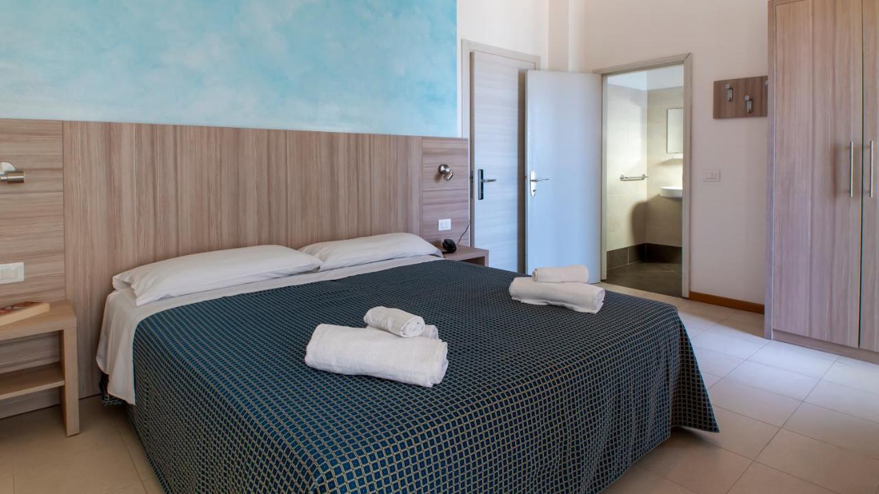 Hotel President'S Pesaro Esterno foto