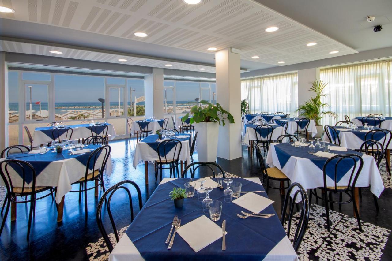 Hotel President'S Pesaro Esterno foto