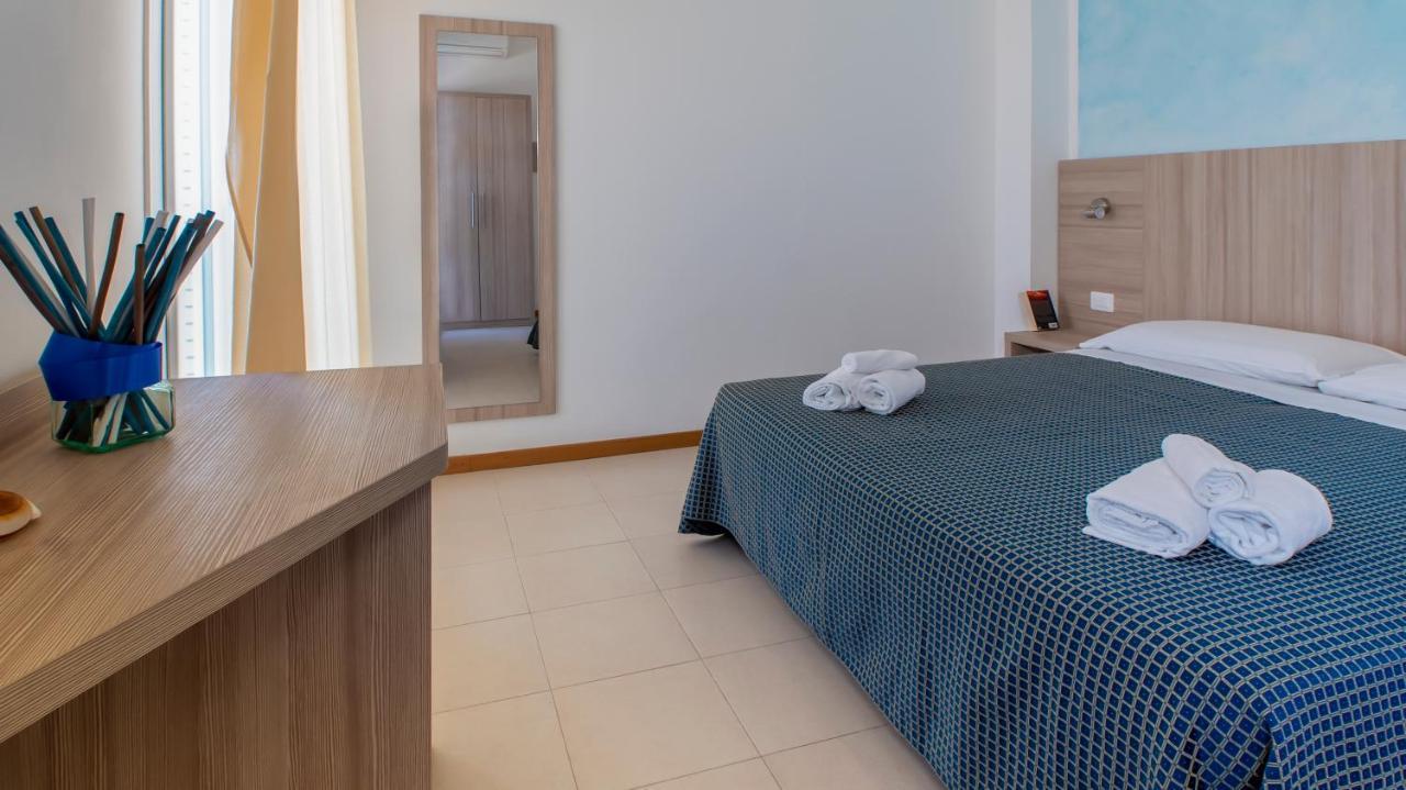 Hotel President'S Pesaro Esterno foto